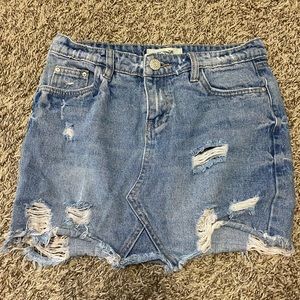 XS DISTRESSED DENIM MINISKIRT